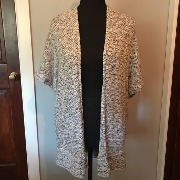 🖤🤍 Kirra Boho Short Sleeved Poncho Cardigan - Picture 1 of 3